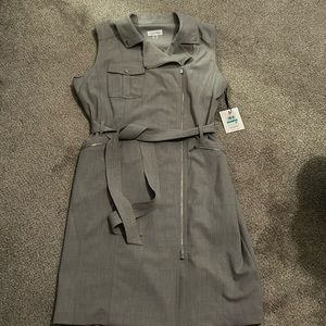 Calvin Klein no sleeve dress with front zipper and three pockets and belt